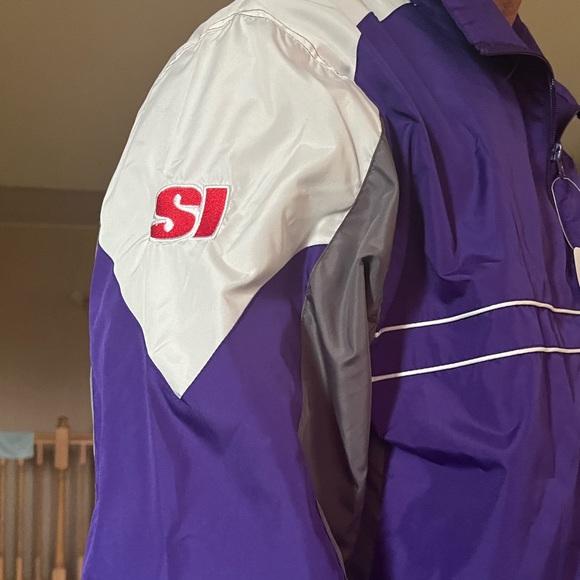 NWT Minnesota Vikings Full Zip Windbreaker - NFL - Picture 3 of 3